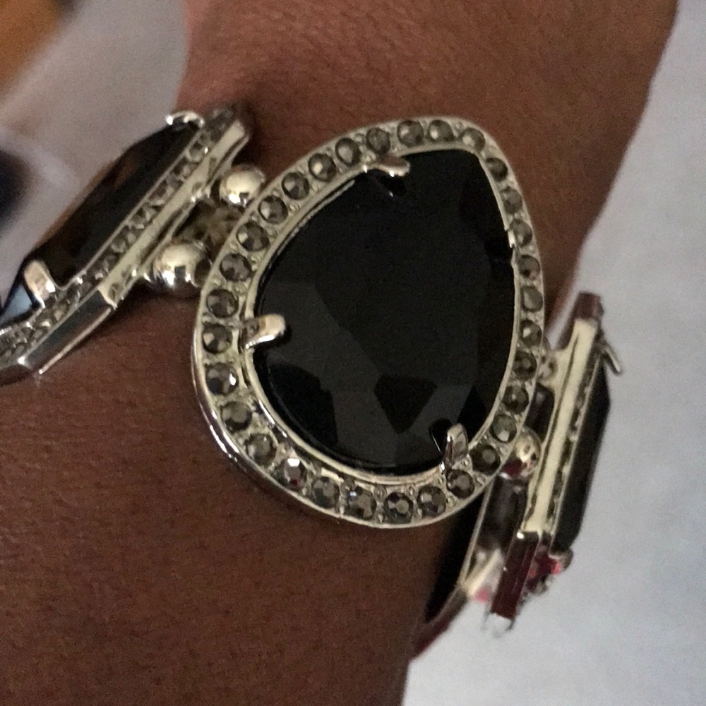 Jewelry - Picture 2 of 6